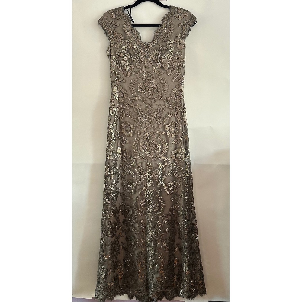 Tadashi Shoji Sequin Lace Gown V-Neck Cap Sleeve Formal Dress Taupe 8P Petite